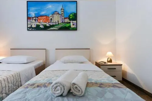 Two Ducks Hostel Рим